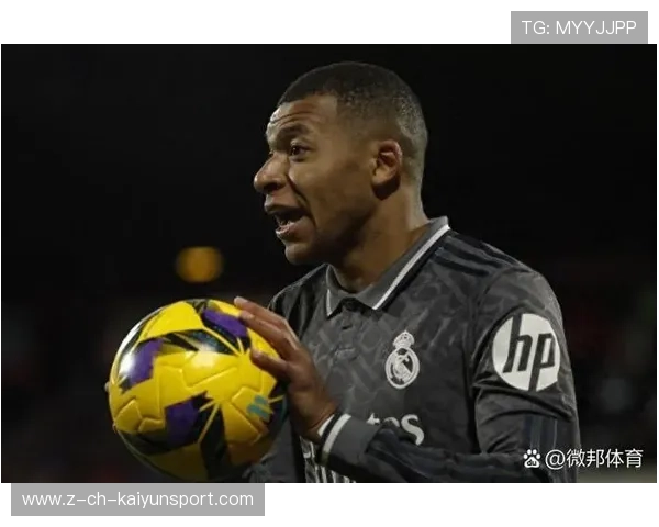 巴黎边路换位配合创造空档，姆巴佩推射完成破门